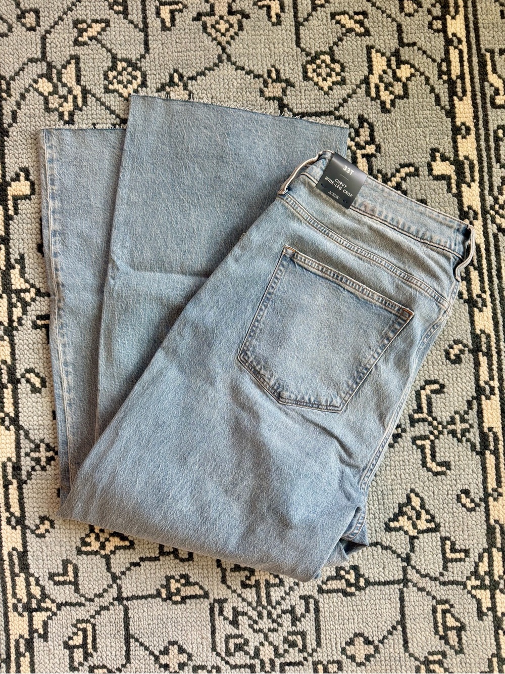 NWT size 33 tall- J crew Factory Wide-leg cropped jean in all-day stretch